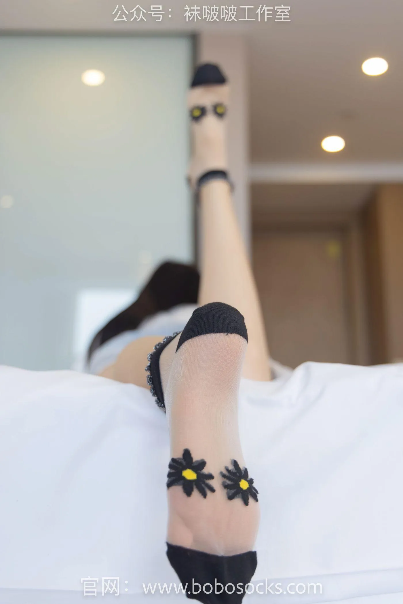 [BoBoSocks袜啵啵]NO.097 稚予-板鞋、玻璃丝短袜、肉丝 [140P]插图9
